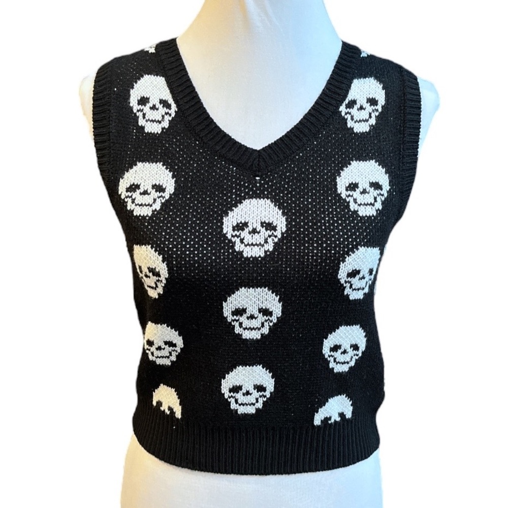 No Boundaries Skull Sweater Vest Black White Size XSmall